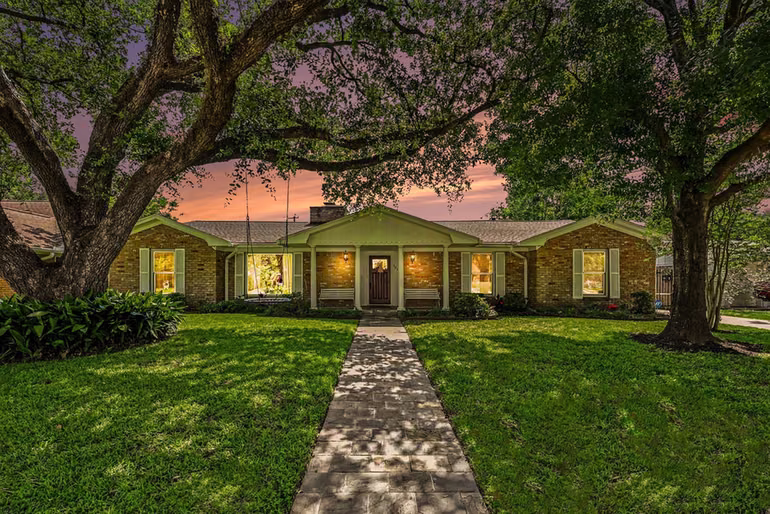 Photo 4 of 3311 Longfield Circle, Houston, TX