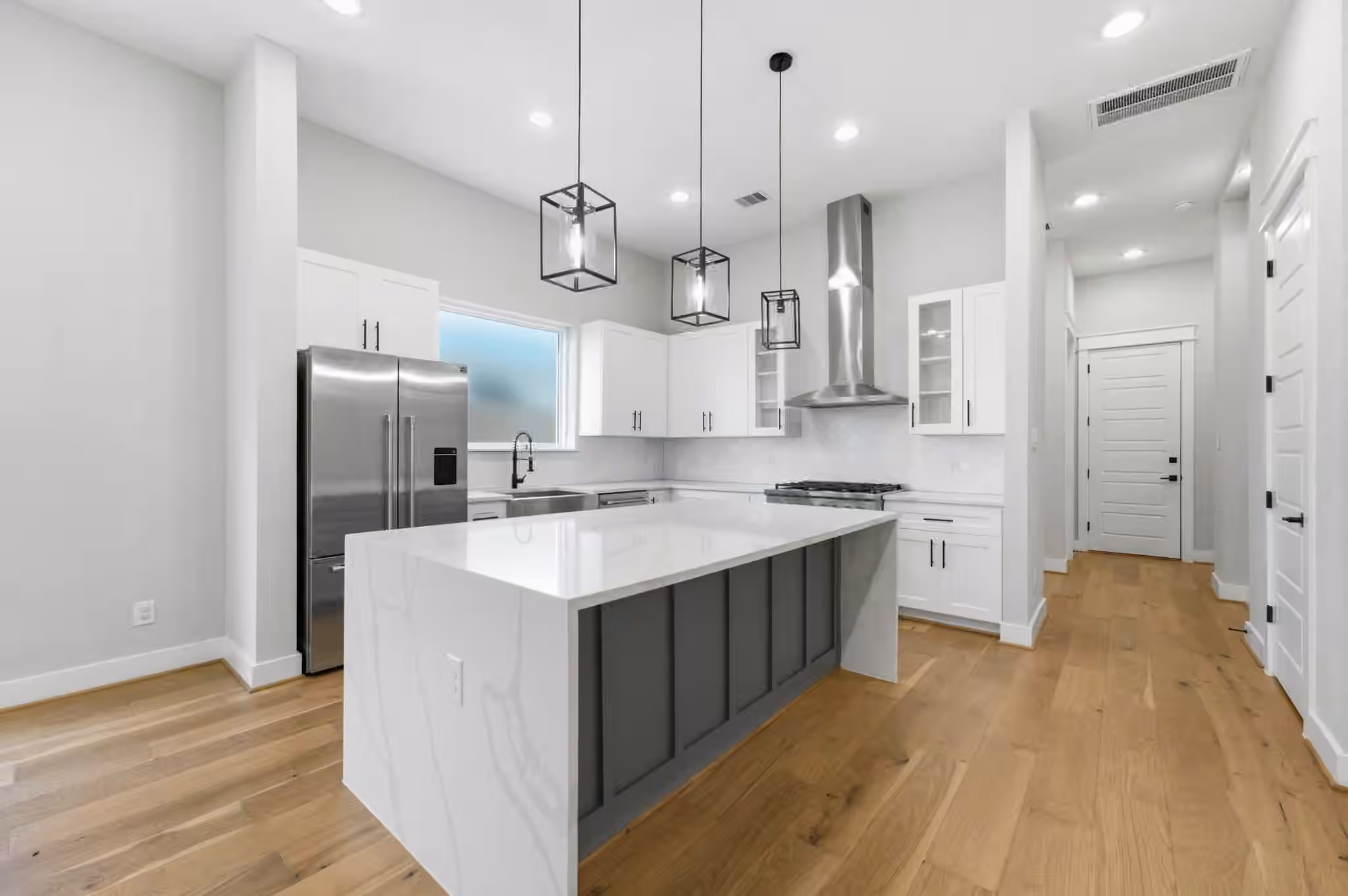 Photo 7 of 110 E 28th Street, Houston, TX