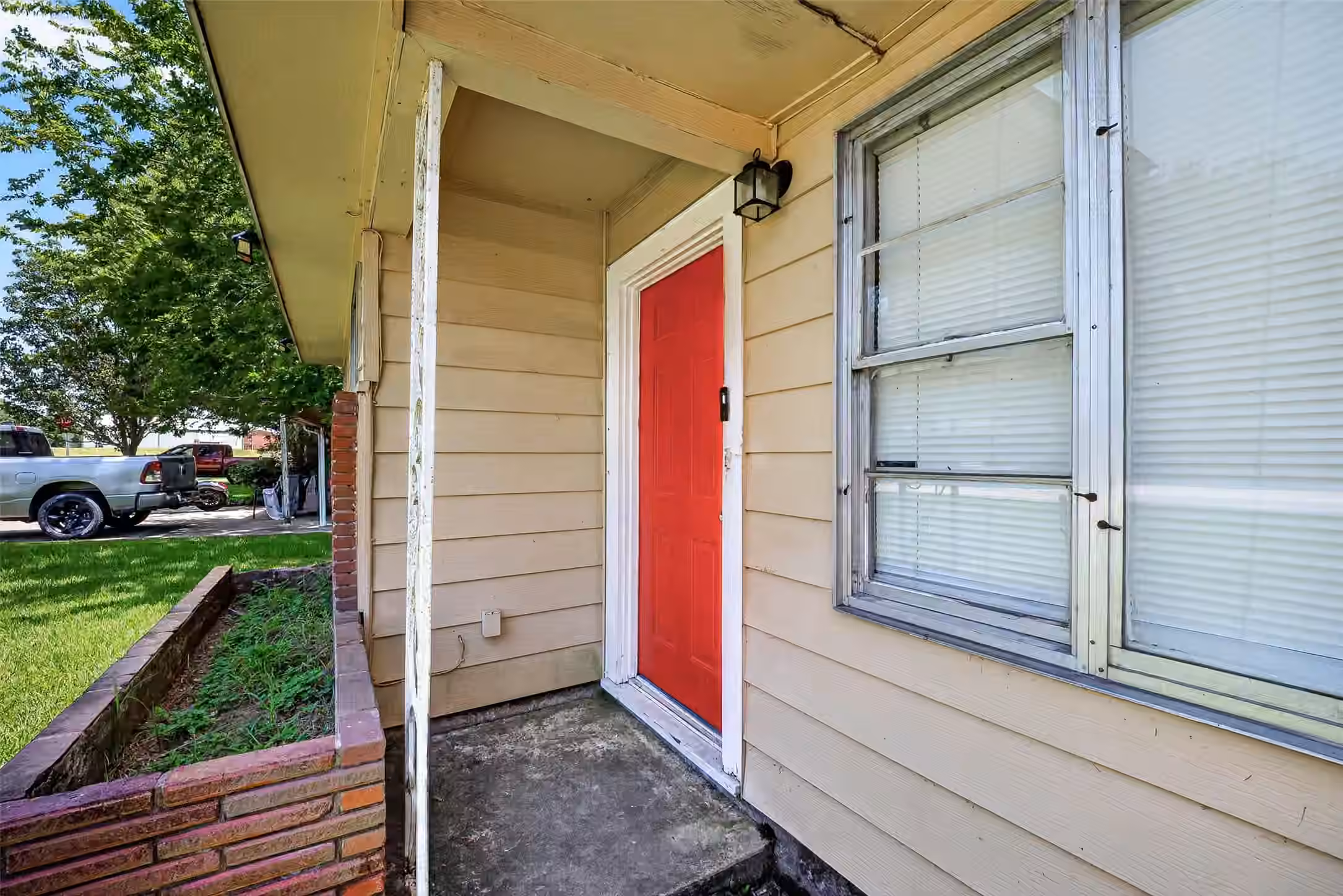 Photo 5 of 313 Greenbriar Drive, Baytown, TX
