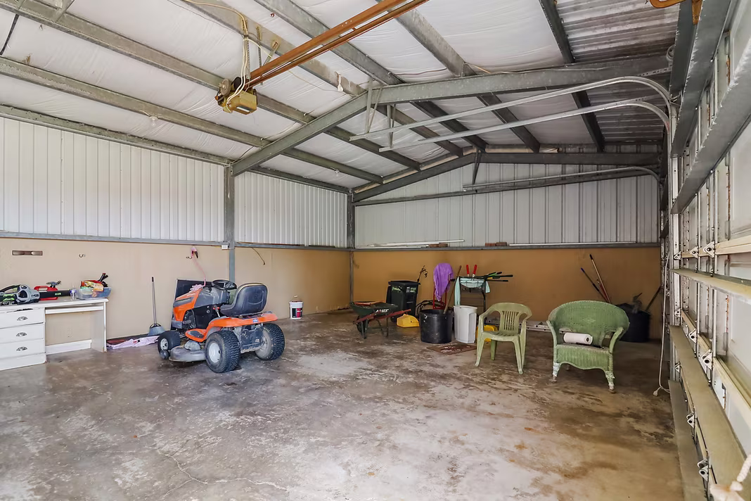 Photo 4 of 405 Park Street, Anahuac, TX