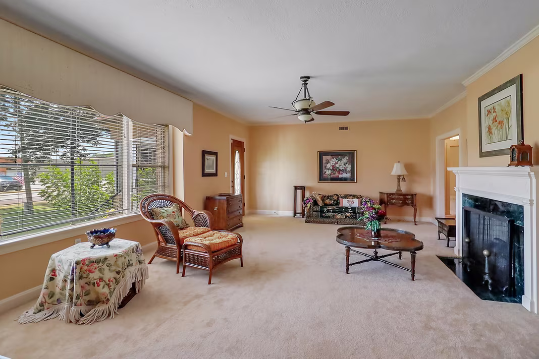 Photo 6 of 405 Park Street, Anahuac, TX